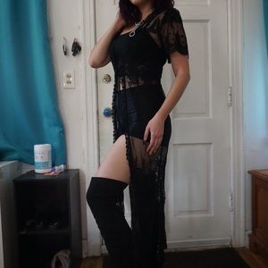 Black sheer lace maxi🖤